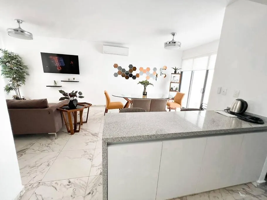 Bali Life Style Villa, Beautiful 3Brs 2.5 Bath Beach House. Playa del Carmen Mexikó