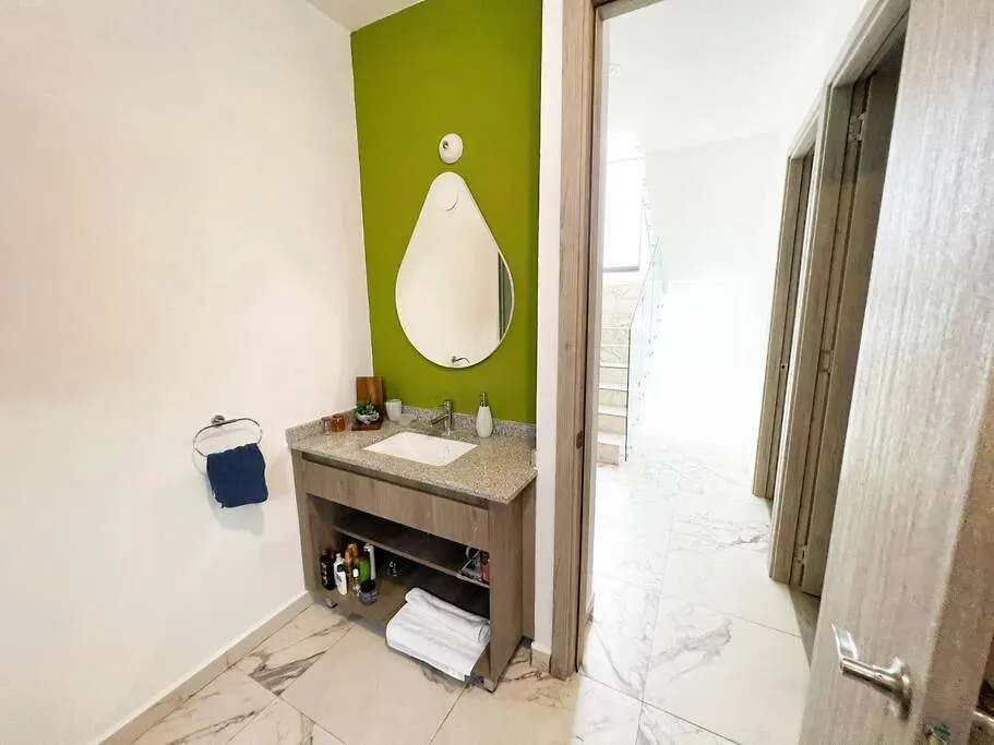 Villa Bali Life Style Villa, Beautiful 3Brs 2.5 Bath Beach House. Playa del Carmen